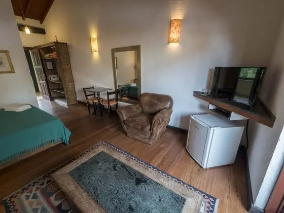 Üç Kişilik Oda, Birden Çok Yatak, Sigara İçilmez, Kısmi Göl Manzaralı