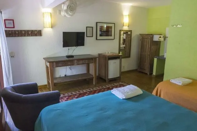 Üç Kişilik Oda, Birden Çok Yatak, Sigara İçilmez, Kısmi Göl Manzaralı