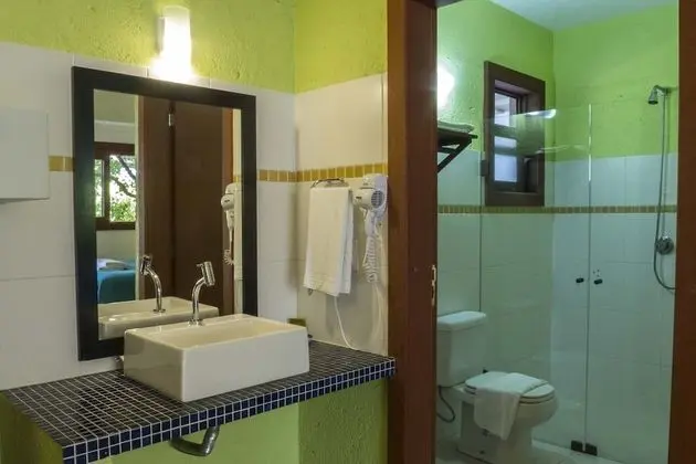 Üç Kişilik Oda, Birden Çok Yatak, Sigara İçilmez, Kısmi Göl Manzaralı