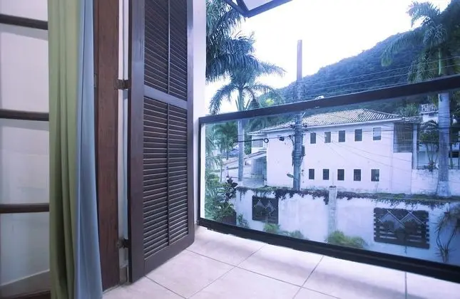 Quarto Triplo com Varanda