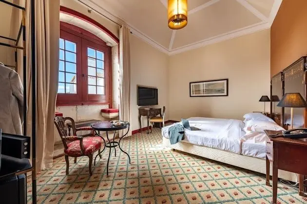 Superior Tek Büyük veya İki Ayrı Yataklı Oda (Castle)
