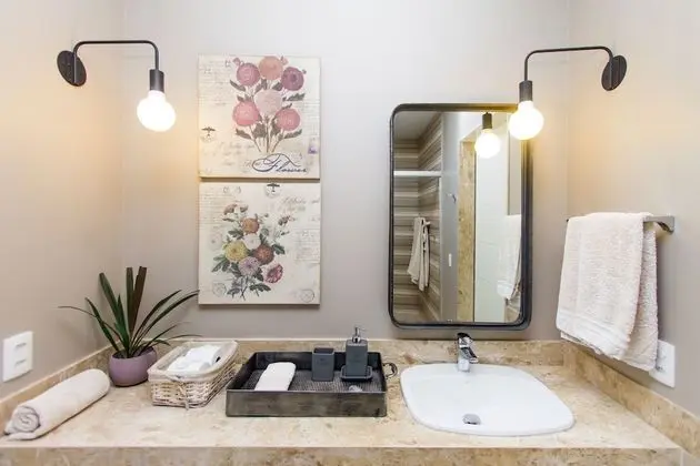 Traditional Tek Büyük veya İki Ayrı Yataklı Oda (Suite Bege)