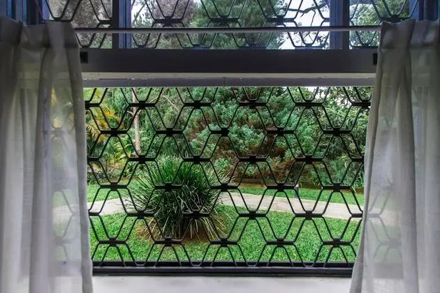 Traditional Tek Büyük veya İki Ayrı Yataklı Oda (Suite Bege)