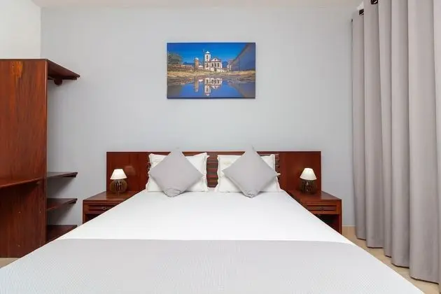 Traditional Tek Büyük Yataklı Oda