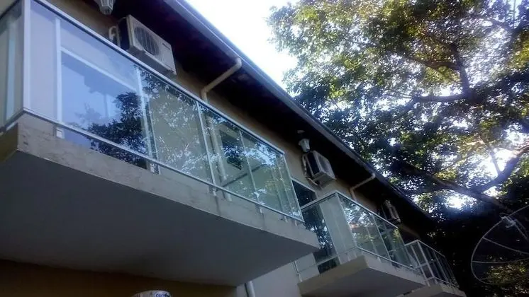 Üç Kişilik Oda, Balkon