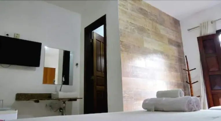 Tek Büyük Yataklı Oda, Balkon