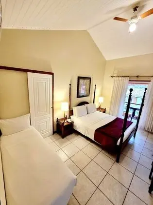 Üç Kişilik Oda, Balkon, Bahçe Manzaralı