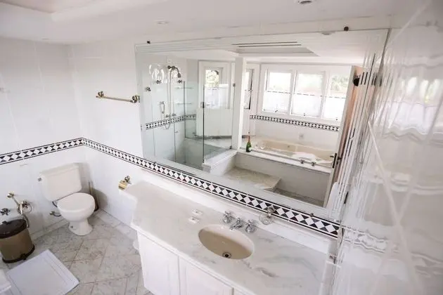 Premium Tek Büyük Yataklı Oda