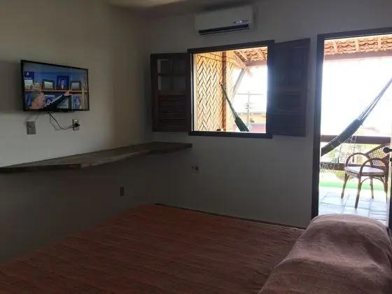 Tek Büyük Yataklı Oda, Balkon, Havuz Manzaralı
