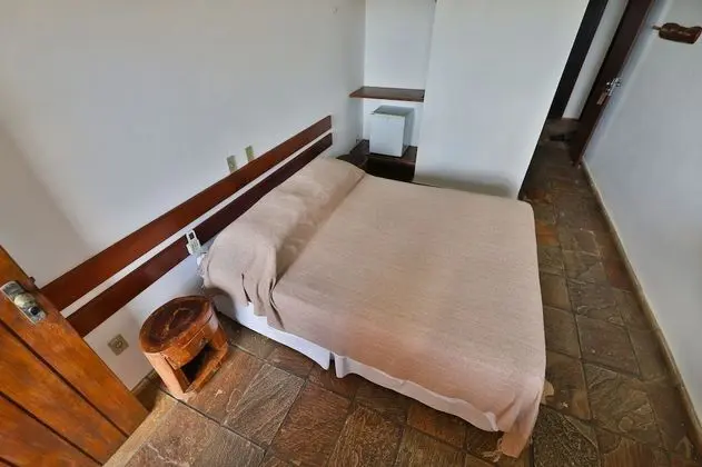 Tek Büyük Yataklı Oda, Balkon, Havuz Manzaralı