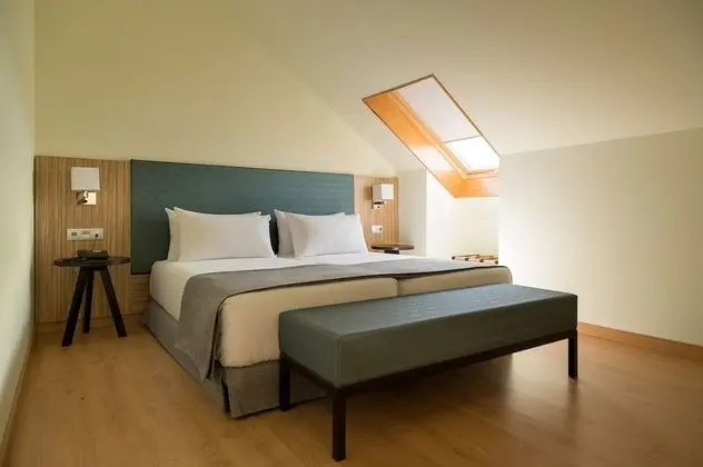 Tek Büyük Yataklı Oda, 2 Tek Kişilik Yatak