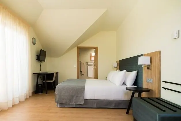 Tek Büyük Yataklı Oda, 2 Tek Kişilik Yatak