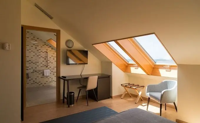 Tek Büyük Yataklı Oda, 2 Tek Kişilik Yatak