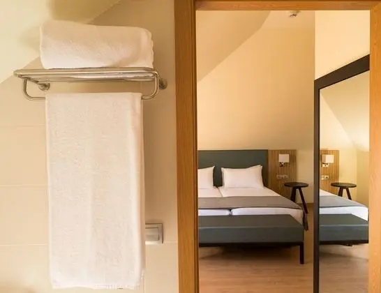 Tek Büyük Yataklı Oda, 2 Tek Kişilik Yatak, Deniz Manzaralı