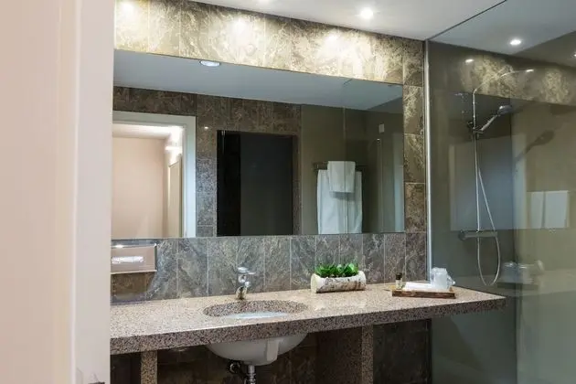 Superior Tek Büyük veya İki Ayrı Yataklı Oda