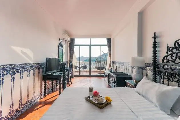 Superior Tek Büyük Yataklı Oda, 1 En Büyük (King) Boy Yatak, Balkon, Deniz Manzaralı