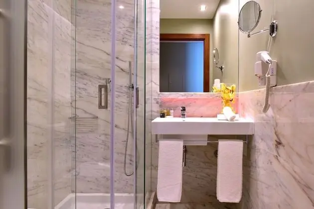Deluxe Tek Büyük veya İki Ayrı Yataklı Oda
