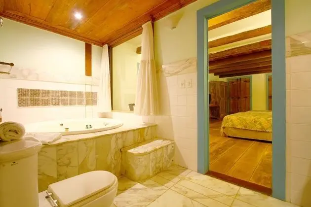 Luxury Tek Büyük Yataklı Oda, 2 Yatak Odası, Küvet, Şehir Manzaralı