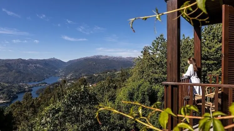 Superior Tek Büyük veya İki Ayrı Yataklı Oda, Balkon, Nehir Manzaralı