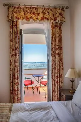 Family Tek Büyük veya İki Ayrı Yataklı Oda (standard)