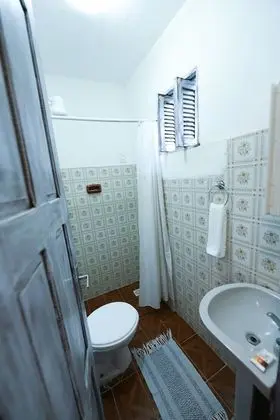 Standard Tek Büyük veya İki Ayrı Yataklı Oda, Kısmi Deniz Manzaralı