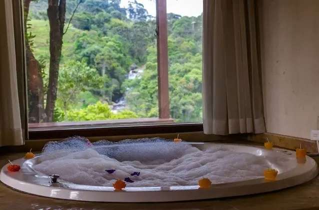 Chalé com Hidro - Vista Cachoeira