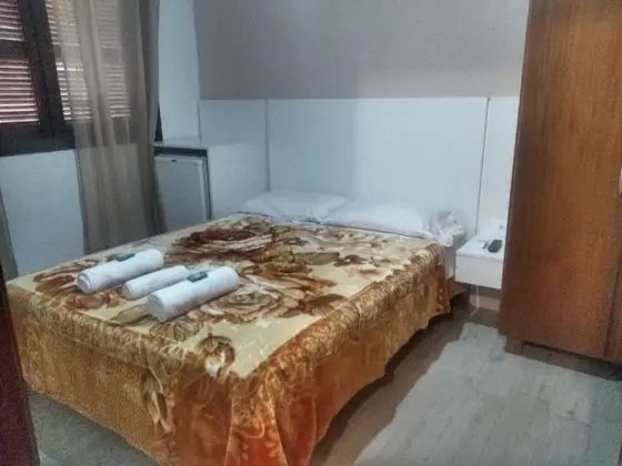 Üç Kişilik Oda, Birden Çok Yatak