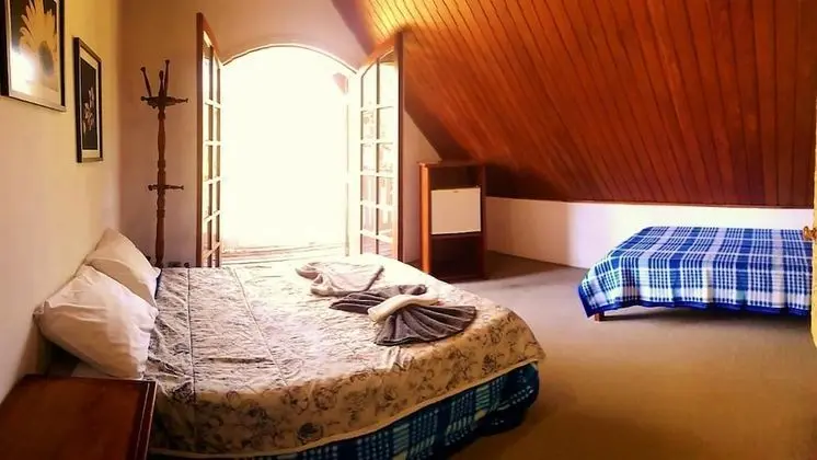 Tek Büyük veya İki Ayrı Yataklı Oda, Dağ Manzaralı