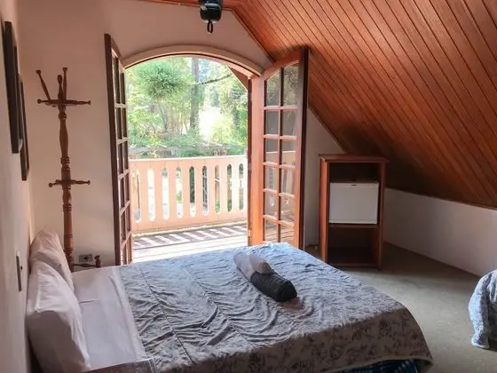 Tek Büyük veya İki Ayrı Yataklı Oda, Dağ Manzaralı