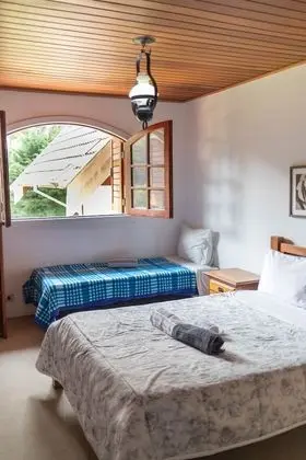 Tek Büyük veya İki Ayrı Yataklı Oda, Dağ Manzaralı