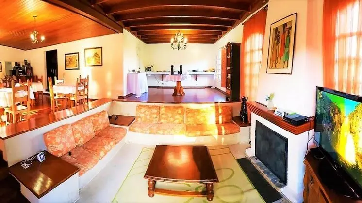 Tek Büyük veya İki Ayrı Yataklı Oda, Dağ Manzaralı