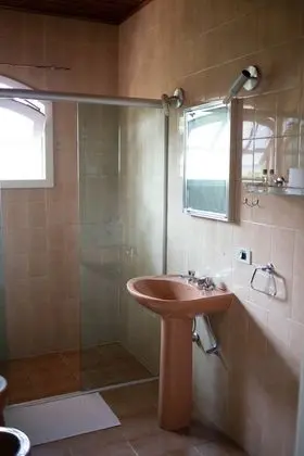 Tek Büyük veya İki Ayrı Yataklı Oda, Dağ Manzaralı