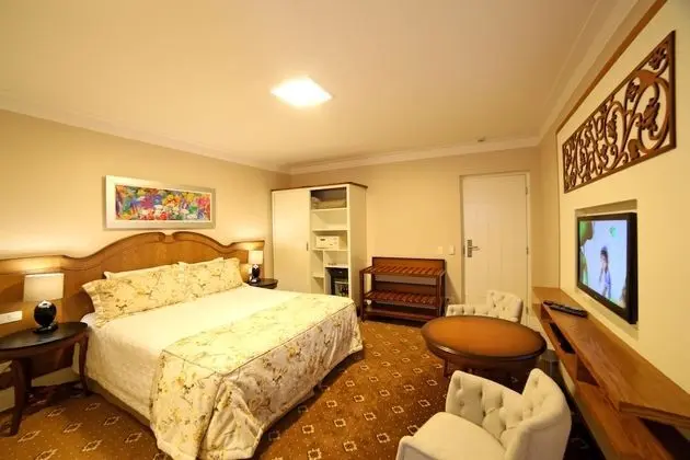 Deluxe Tek Büyük Yataklı Oda