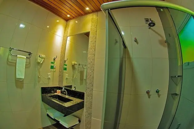 Deluxe Dört Kişilik Oda, Havuz Manzaralı