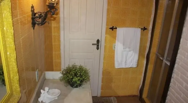 Süit, Özel Banyo (Amarela)