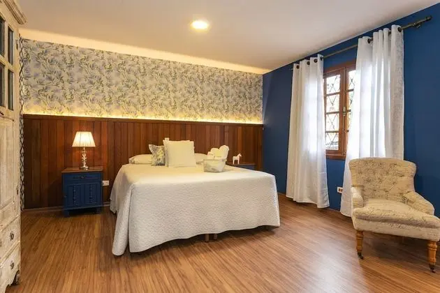 Traditional Tek Büyük Yataklı Oda