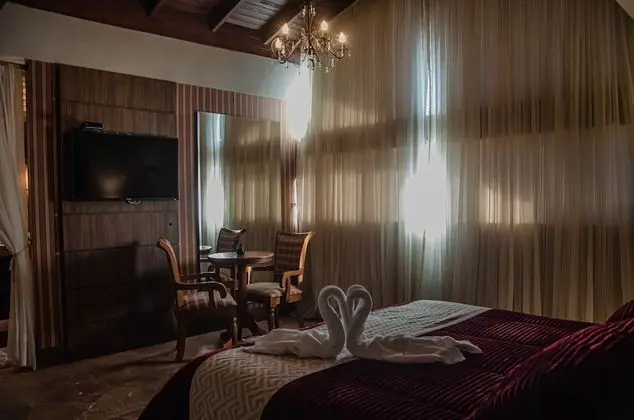 Luxury Tek Büyük Yataklı Oda