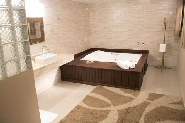 Deluxe Tek Büyük Yataklı Oda, Jakuzi