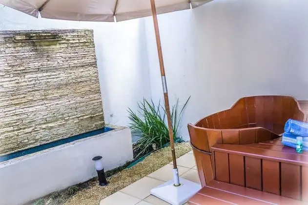 Superior Tek Büyük Yataklı Oda, 1 Çift Kişilik Yatak, Küvet, Zemin Kat