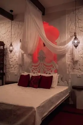 Romantic Oda, Havuz Manzaralı