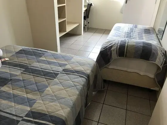 Dört Kişilik Oda, Buzdolabı ve Mikrodalga (Piso Superior)