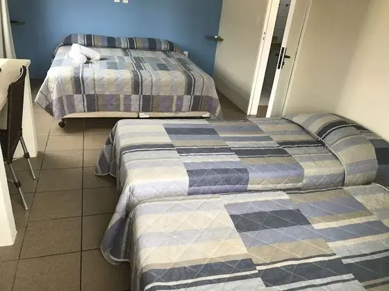 Dört Kişilik Oda, Buzdolabı ve Mikrodalga (Piso Superior)