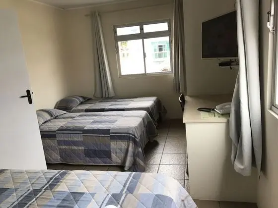 Dört Kişilik Oda, Buzdolabı ve Mikrodalga (Piso Superior)