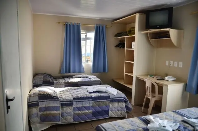 Dört Kişilik Oda, Buzdolabı ve Mikrodalga (Piso Superior)