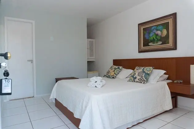 Tek Büyük Yataklı Oda, Havuz Manzaralı