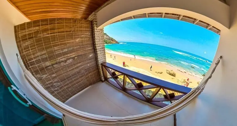 Quarto standard mar com banheiro compartilhado