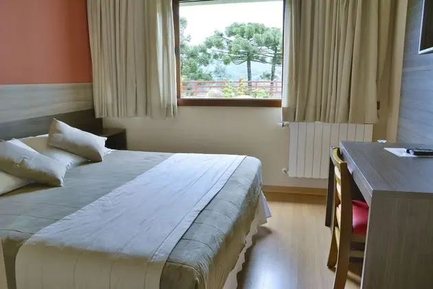 Standard Tek Büyük veya İki Ayrı Yataklı Oda, Dağ Manzaralı