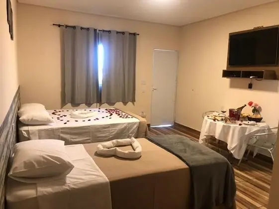 Standard Dört Kişilik Oda, Göl Manzaralı