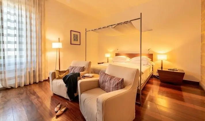 Standard Tek Büyük Yataklı Oda