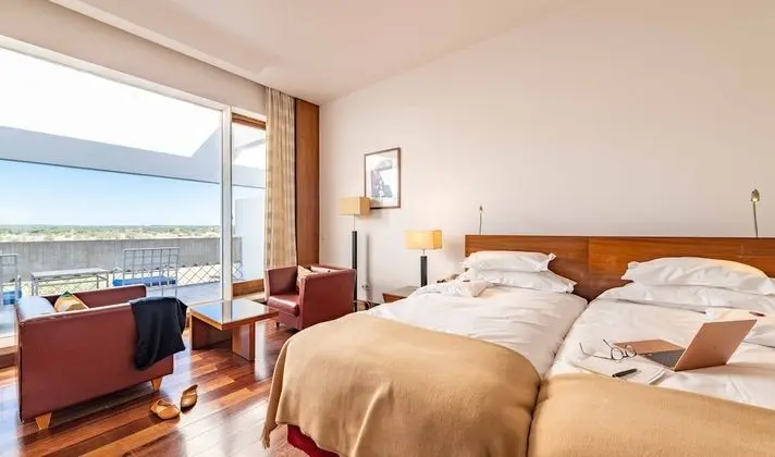 Superior Tek Büyük veya İki Ayrı Yataklı Oda